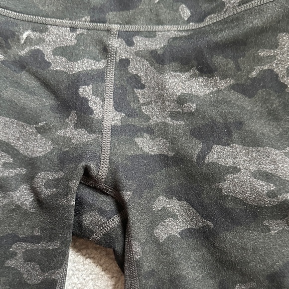 Fabletics camo Print Leggings - Picture 4 of 4